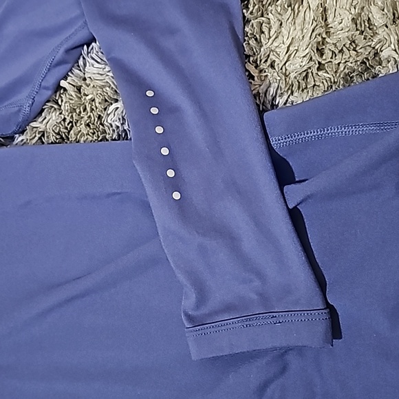 Nike dri fit running long sleeve size small - Picture 2 of 3